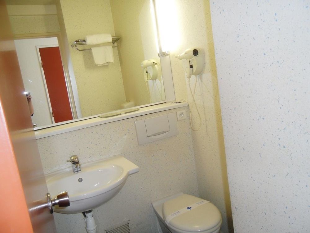 Hotel Inn Grenoble Eybens Parc Des Expositions Ex Kyriad Rom bilde